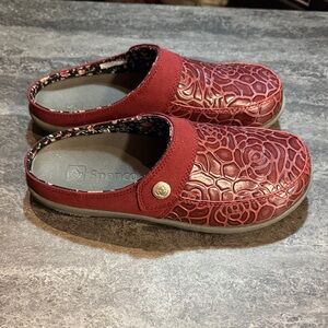 Spenco Alicia Red Floral Slip on Clog Mules  W’s 5